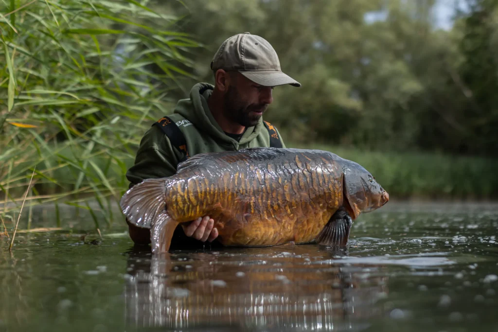 'The Pit 4 Fully' taken on a size 4 Krank over a bed of seed. Luke Vallory